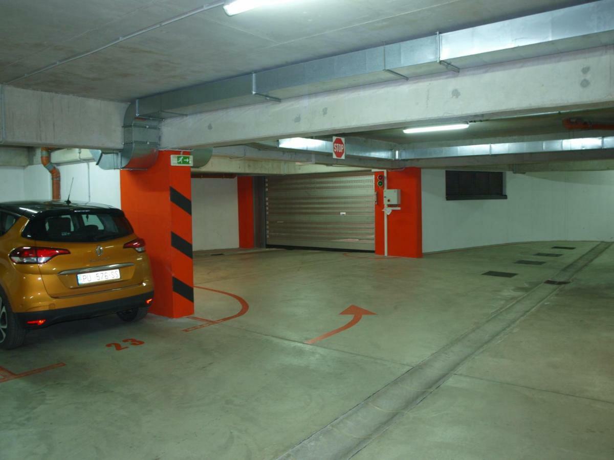 Апартаменти Lucia Exclusive With Parking In The Garage Пореч Екстер'єр фото